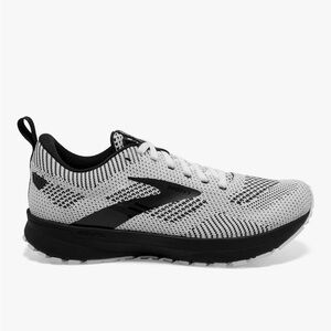 Brooks revel 5 women’s size 8 NIB